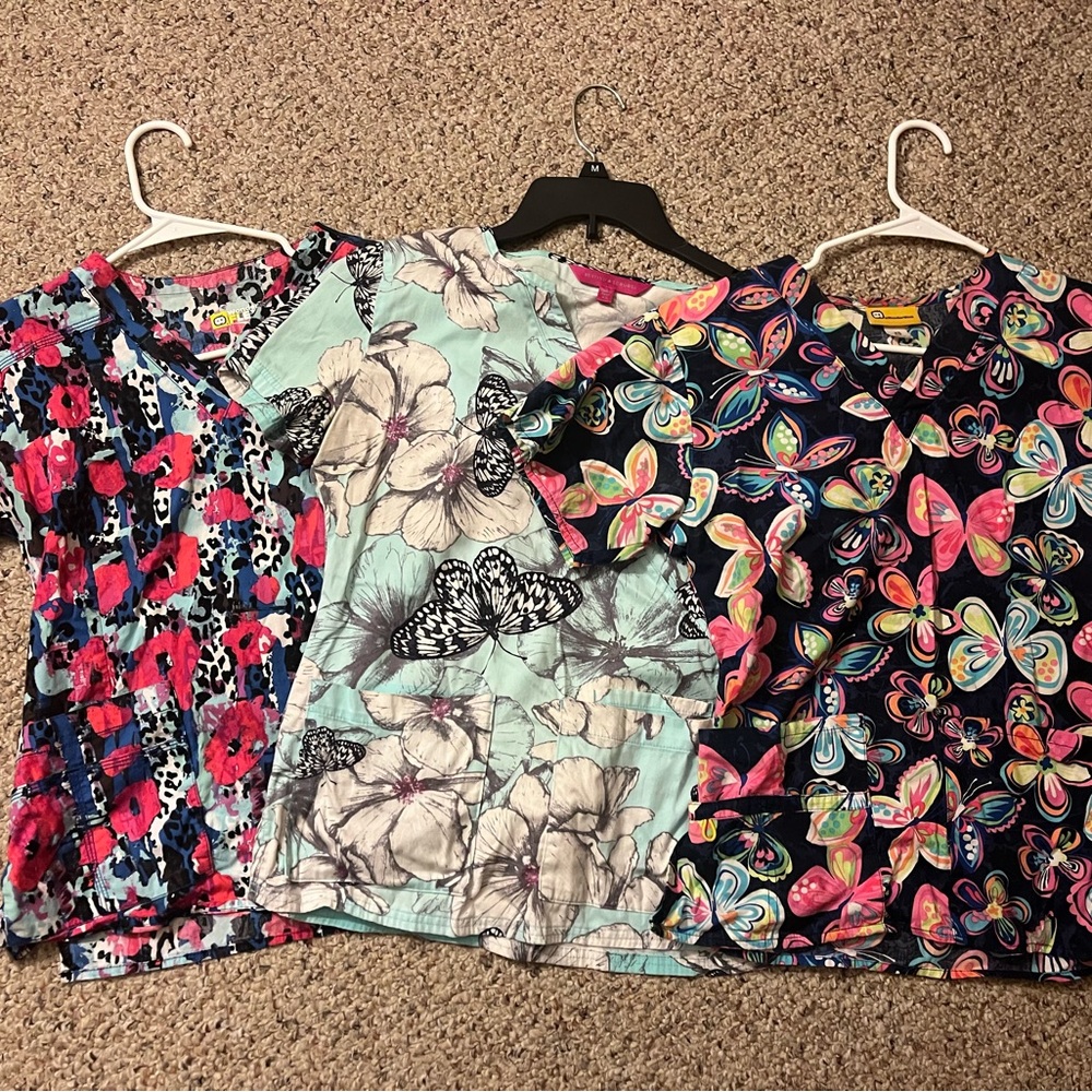 Women’s Scrub Tops